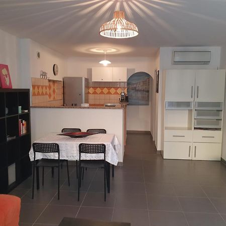 Location Saisonniere - Appartement T3 - Propriano プロプリアノ エクステリア 写真